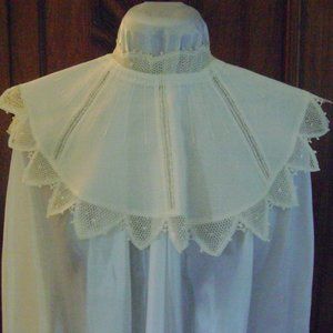 Vintage Handmade Detachable Ecru Collar by Renaissance